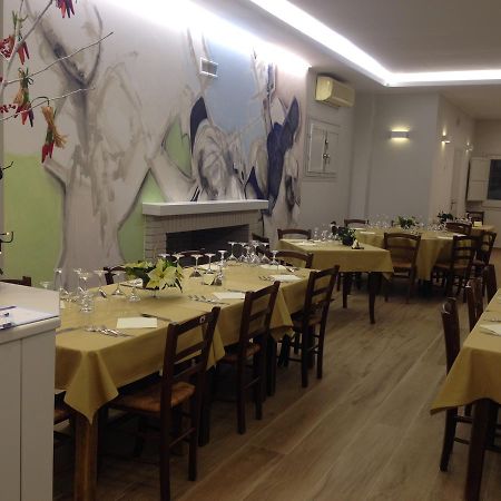 Agriturismo Il Giriatello 克罗托内 外观 照片