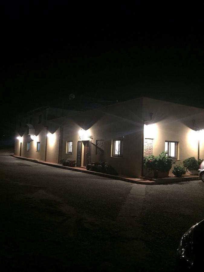 Agriturismo Il Giriatello 克罗托内 外观 照片